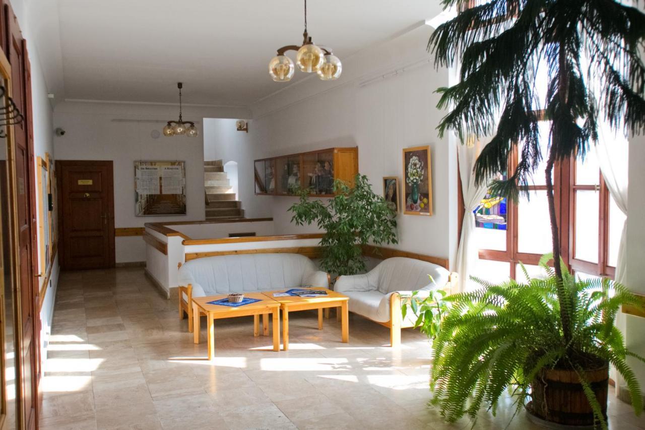 Lenau Ház Acomodação com café da manhã Pécs Exterior foto